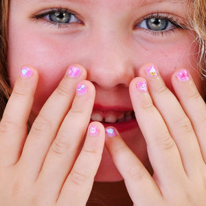 Miss Nella - En Sevilen Tırnak Çıkartmaları