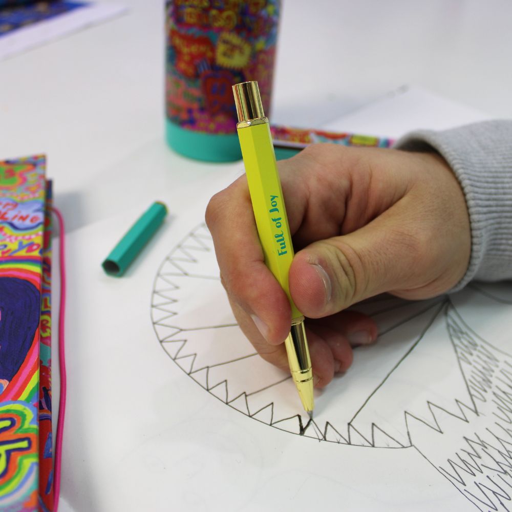 Portico Designs - Arthouse Unlimited Ручка шариковая в коробке, полная радости