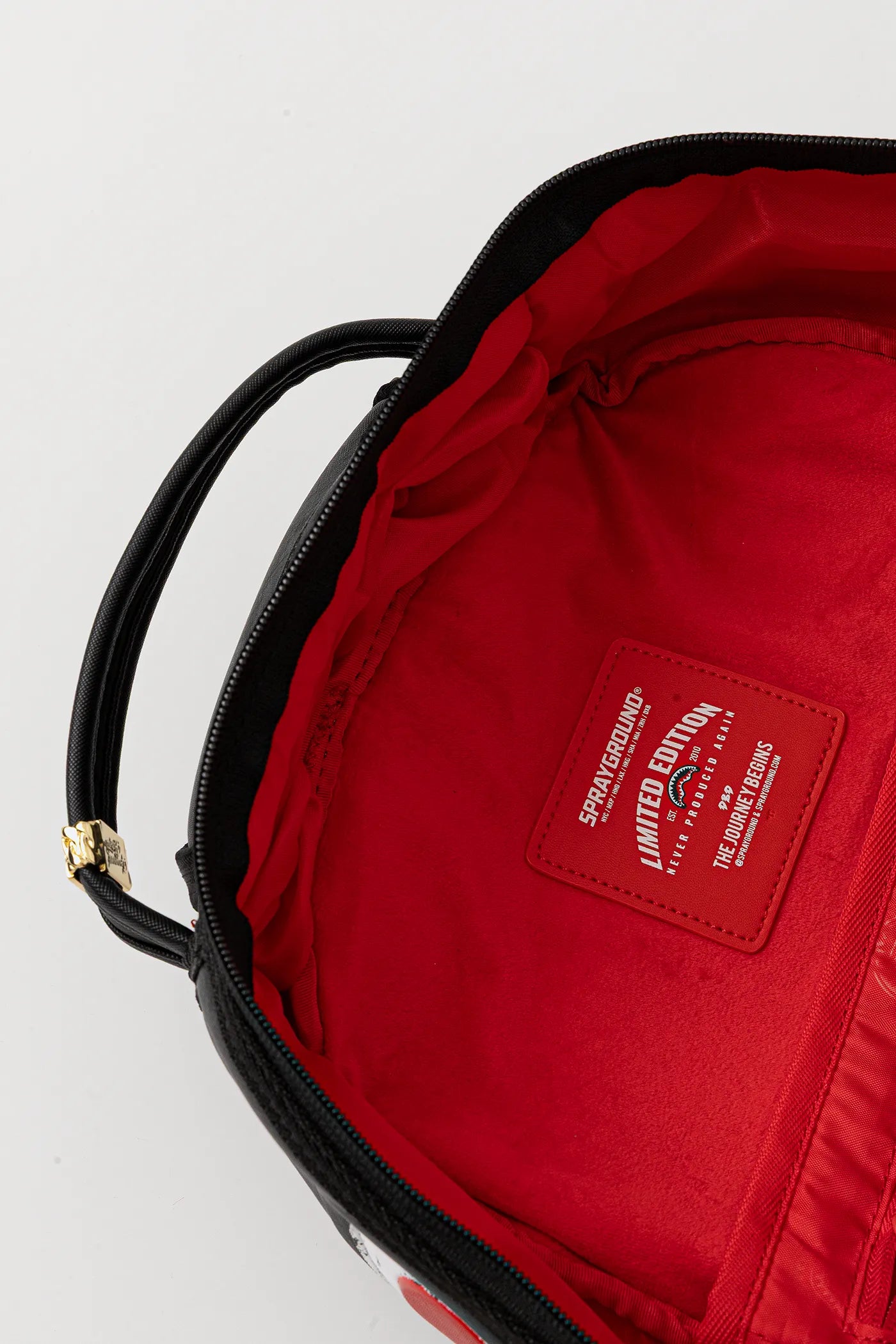 Sprayground - Рюкзак Snoopy Painting Shark Dlxsv