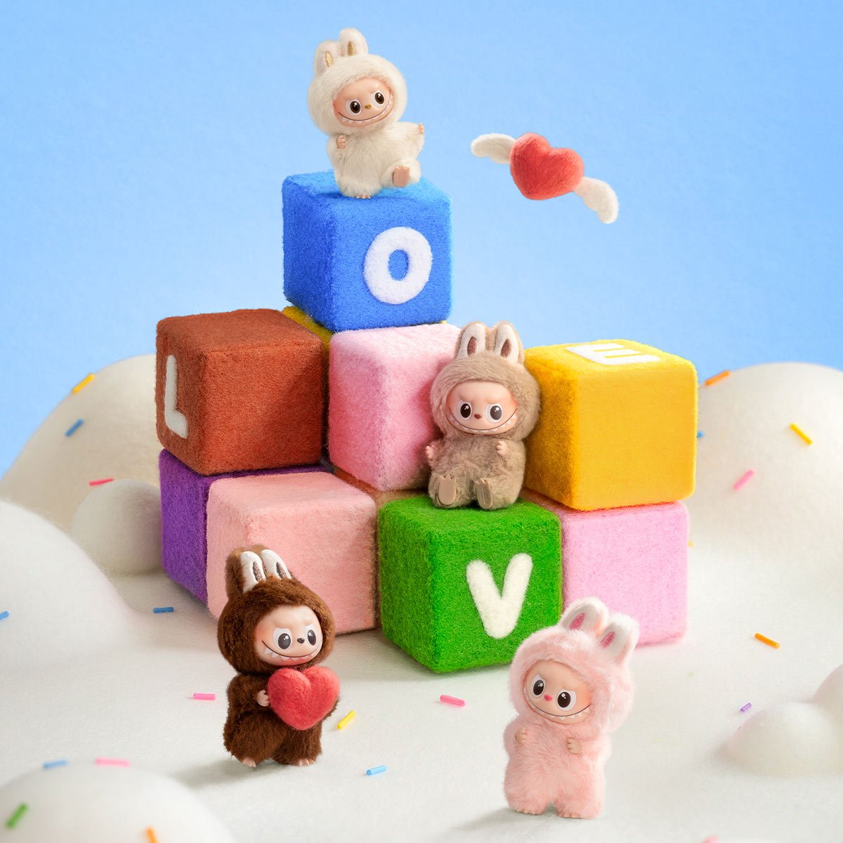 Pop Mart - Оригинальная брошь The Monsters для любви плюшевая ключница A-M