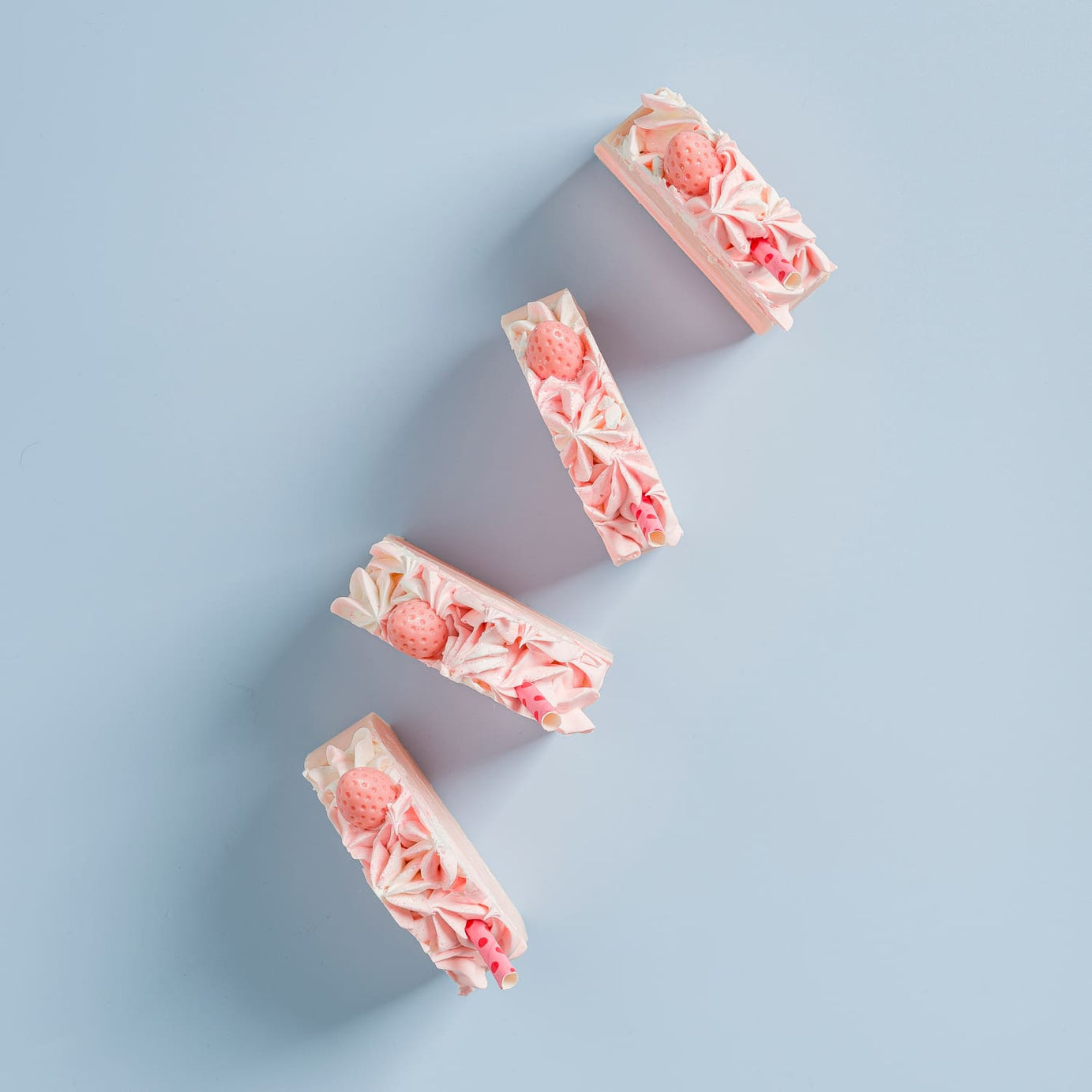 Baveal – Cake Art Pasta Dilimi Tasarımlı Nemlendiricili El ve Vucüt Sabunu - Dinossi