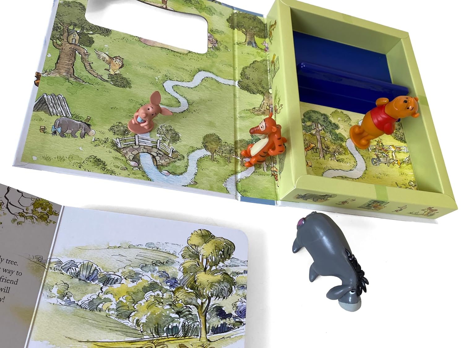Phidal - Винни-Пух Сказки с фигуркой Игрушка Английская книга с заданиями и историями