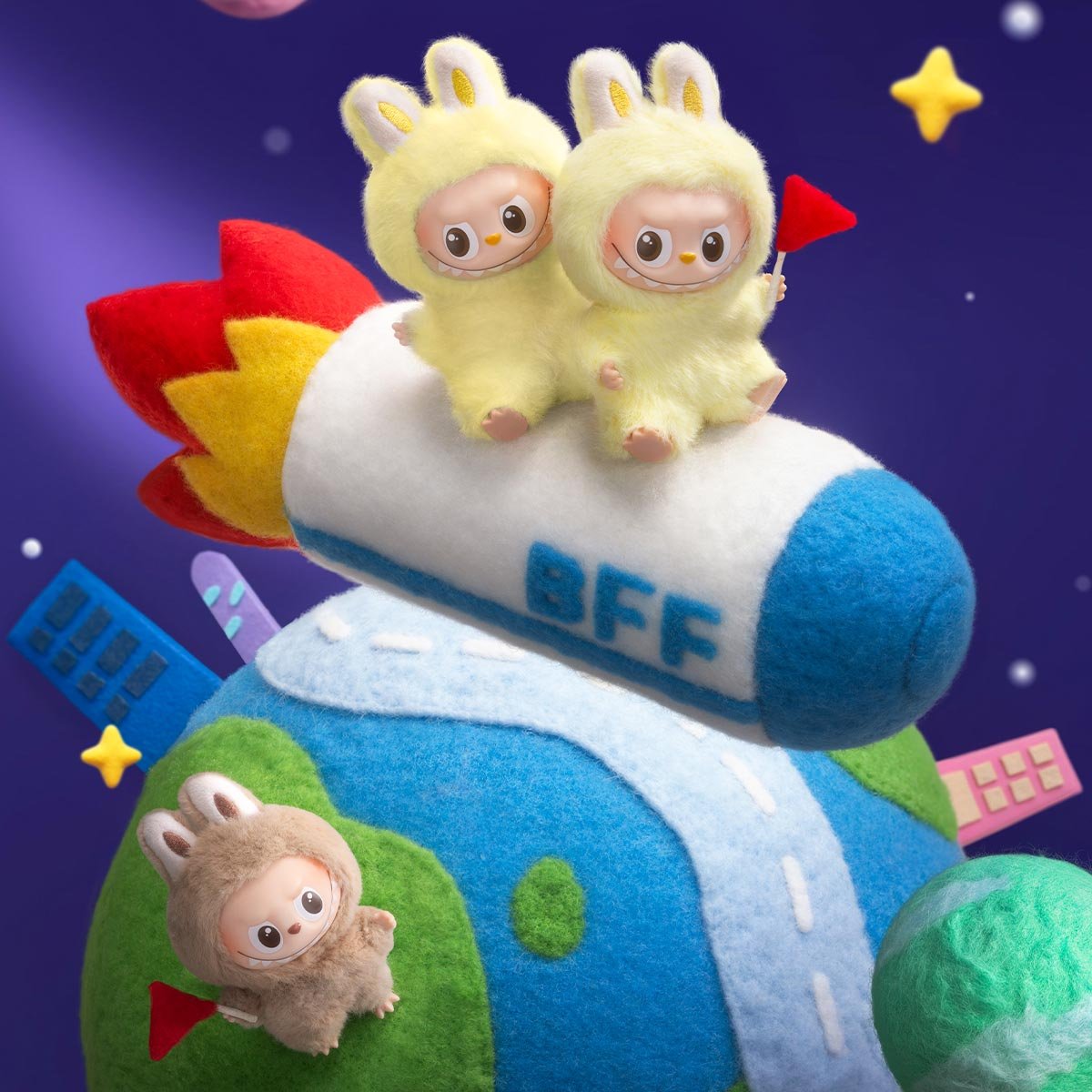 Pop Mart - Оригинальная брошь Монстры для любви Плюшевая ключница N-Z