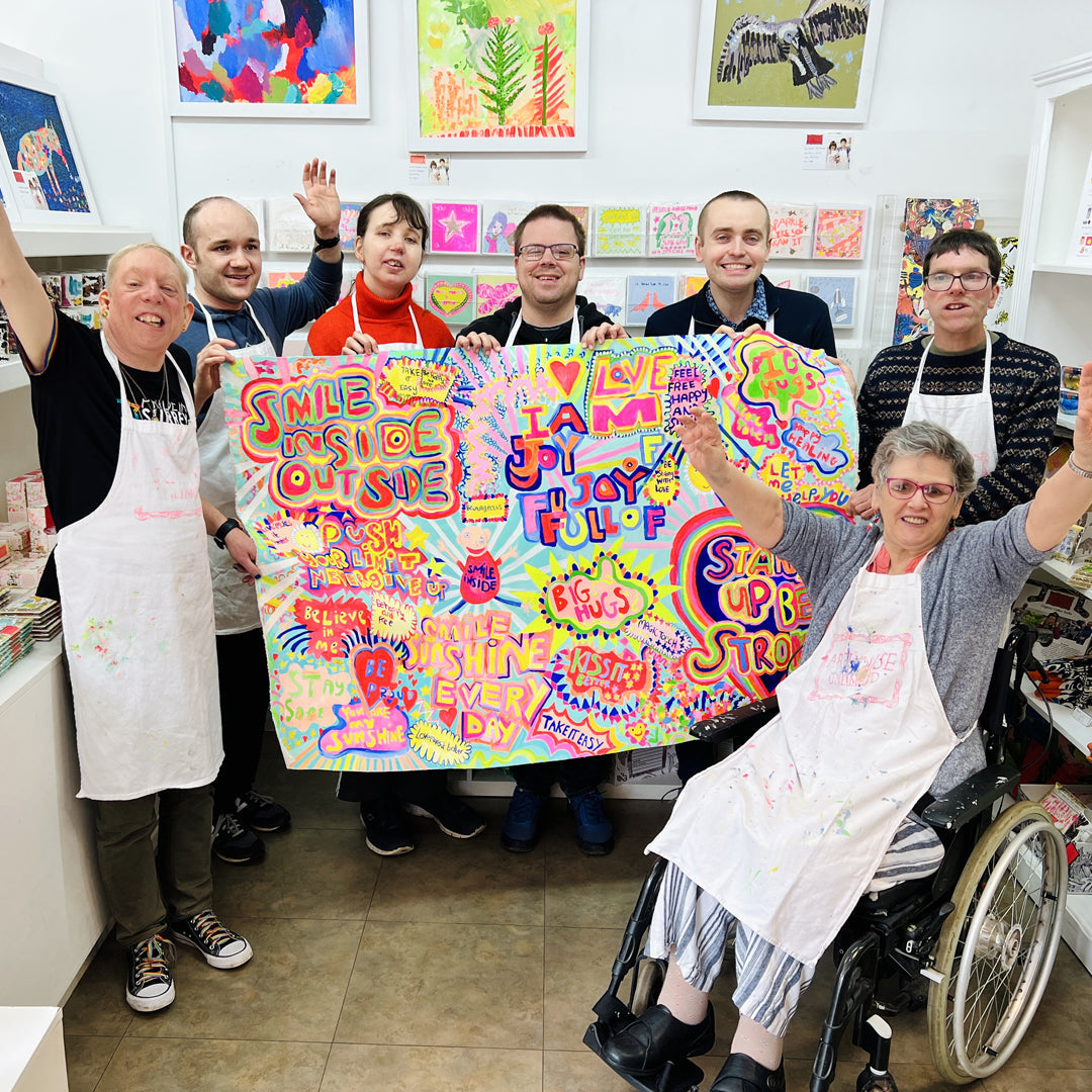 Portico Designs - Arthouse Unlimited Ручка шариковая в коробке, полная радости