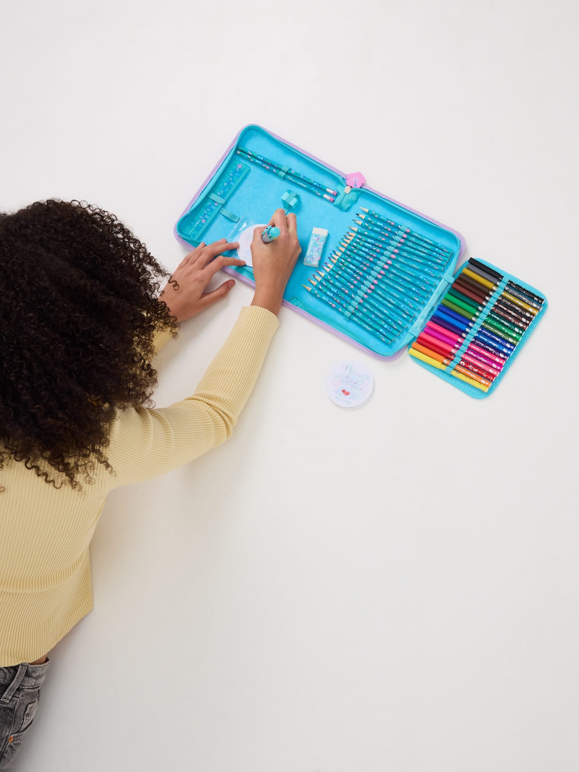 Smiggle - Набор канцелярских принадлежностей Stitch и пенал