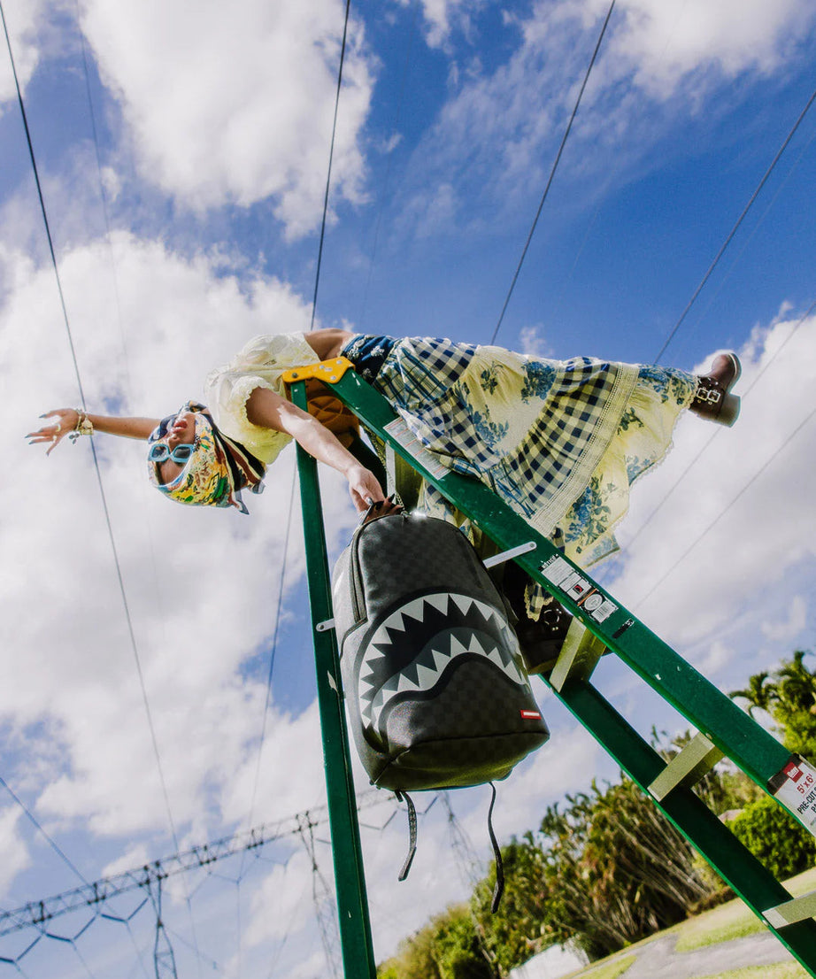 Sprayground - Рюкзак с акулами Lights Out Paris