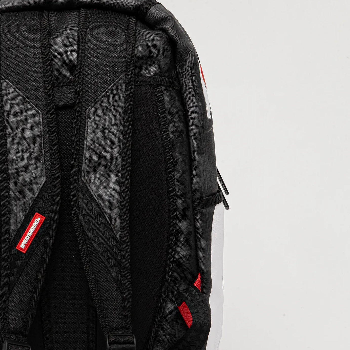 Sprayground - Рюкзак Snoopy Painting Shark Dlxsv