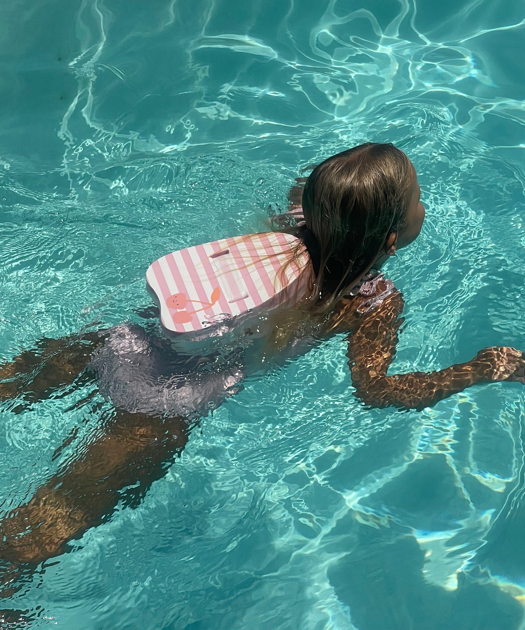 Sunnylife - Детская легкая сумка для плавания с поддержкой спины