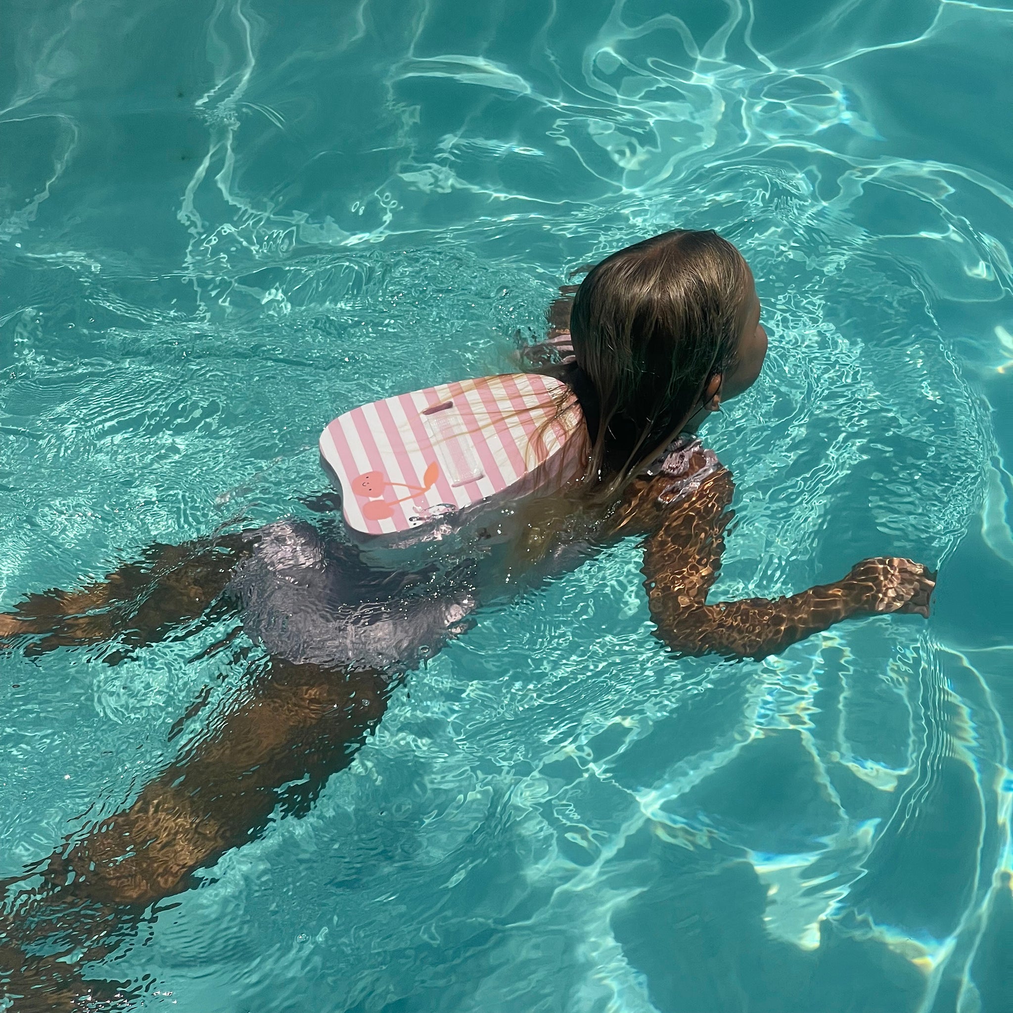 Sunnylife - Детская легкая сумка для плавания с поддержкой спины