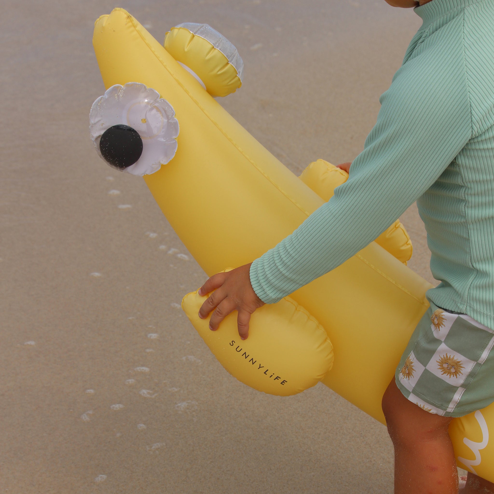 Sunnylife - Надувной плавательный аксессуар для моря и бассейна Balık Finn