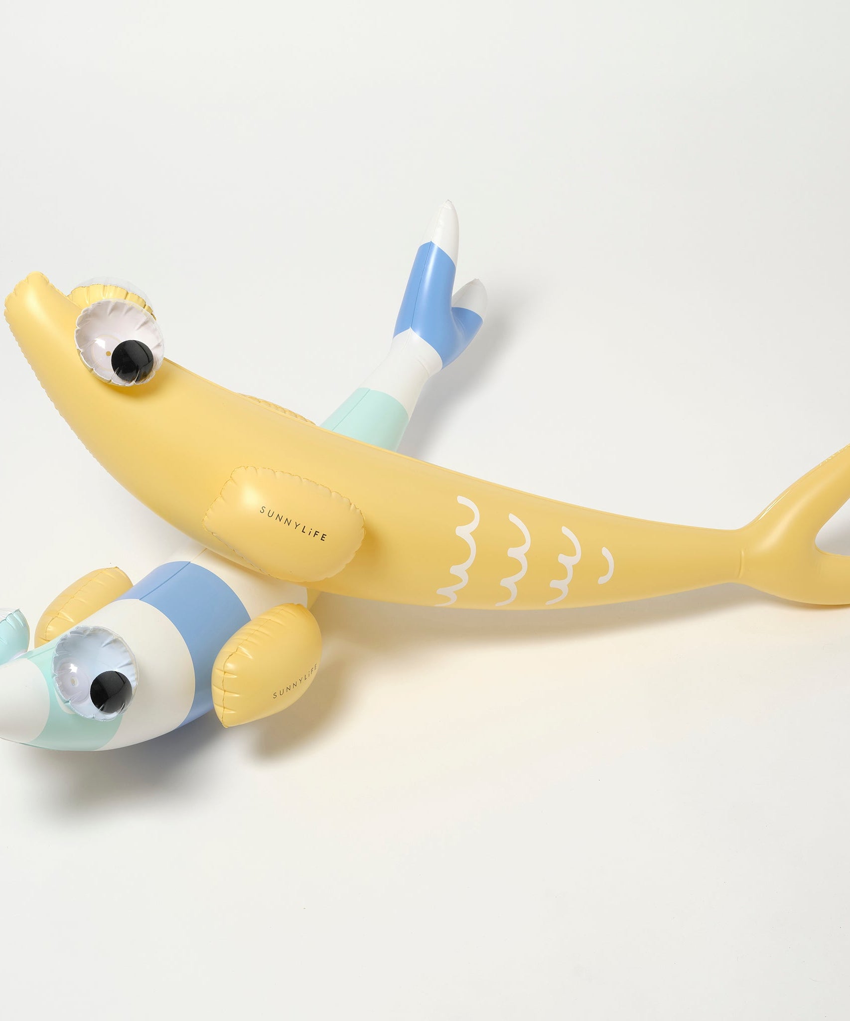 Sunnylife - Надувной плавательный аксессуар для моря и бассейна Balık Finn