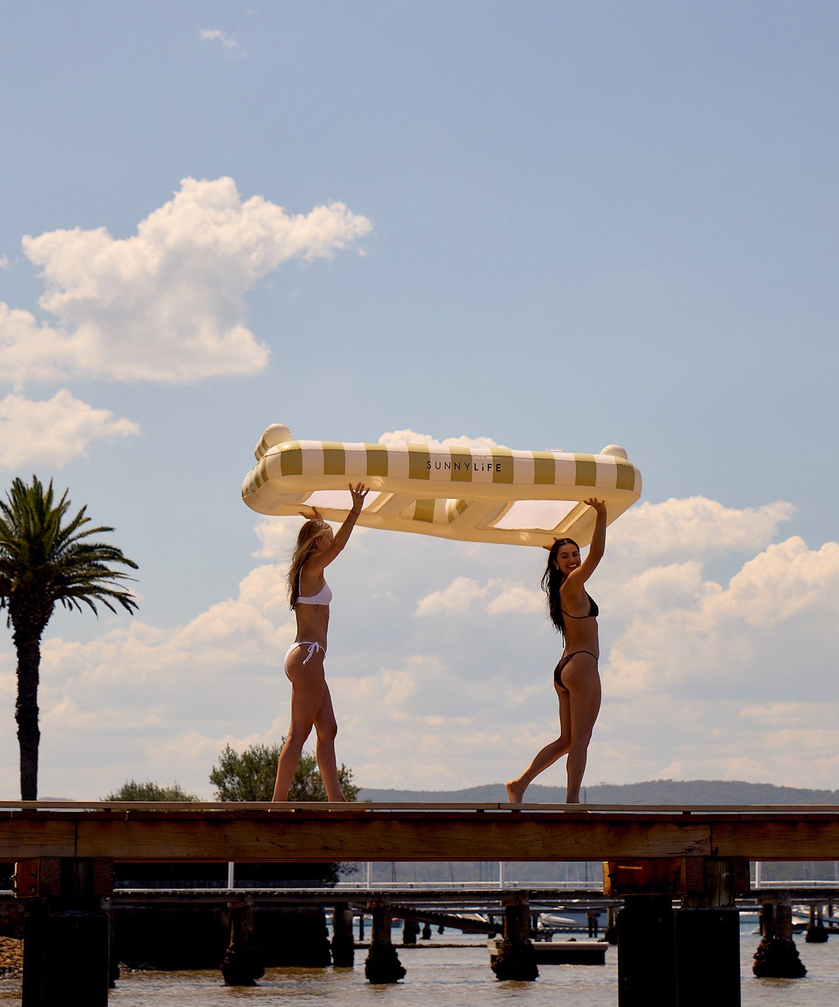 Sunnylife - Casa Sand Stripe Двойной надувной матрас для моря и бассейна