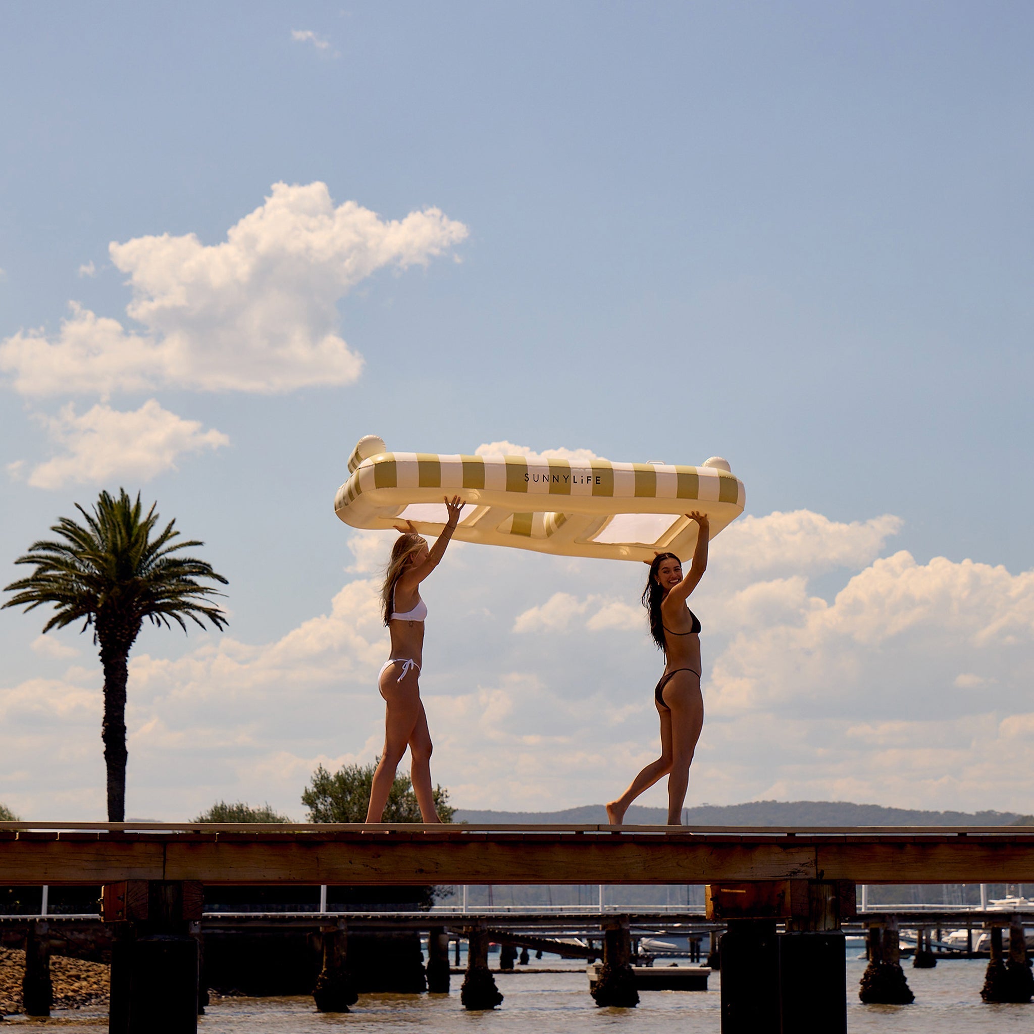 Sunnylife - Casa Sand Stripe Двойной надувной матрас для моря и бассейна