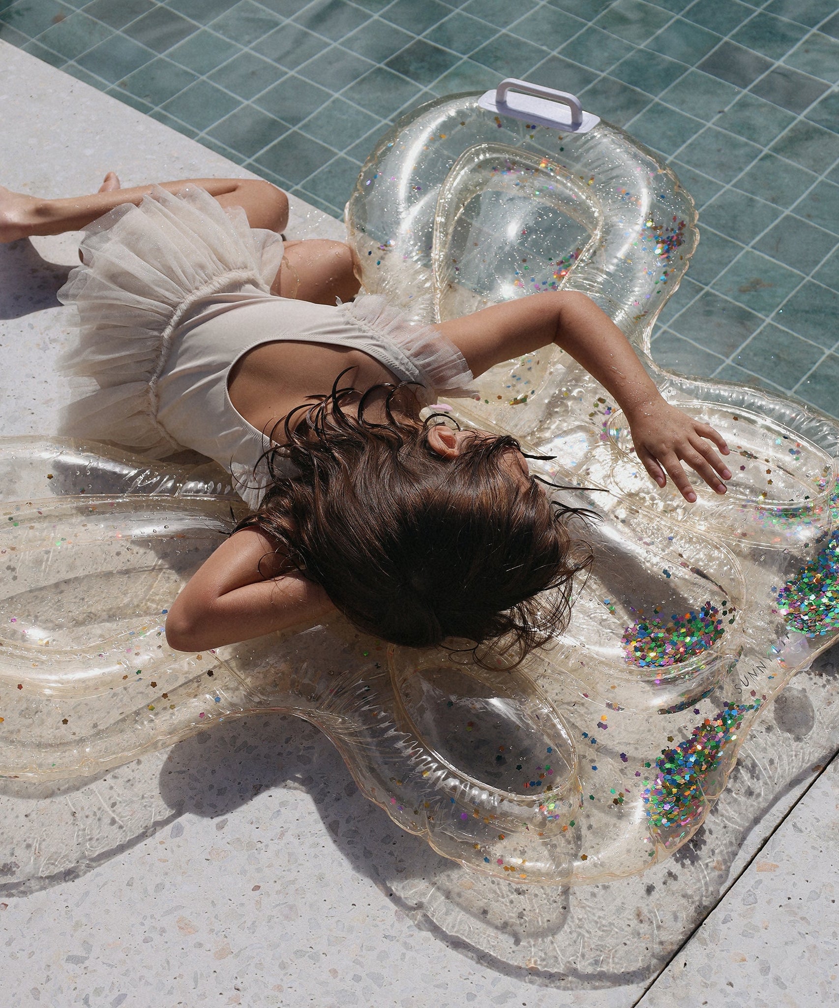 Sunnylife - Cotton Candy Детский надувной матрас в виде бабочки для моря и бассейна