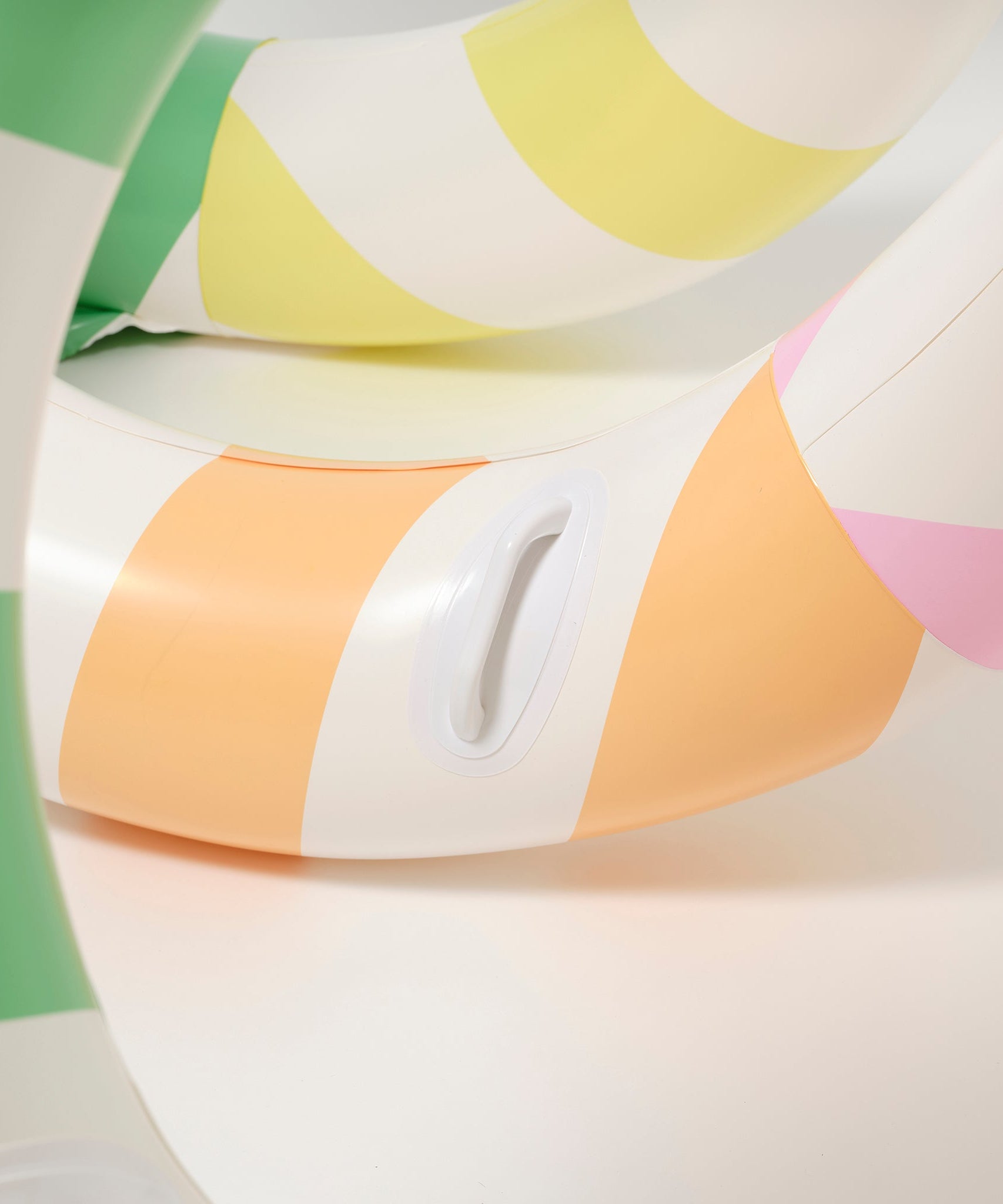 Sunnylife - Огромный надувной бассейн-змея и матрас для развлечений