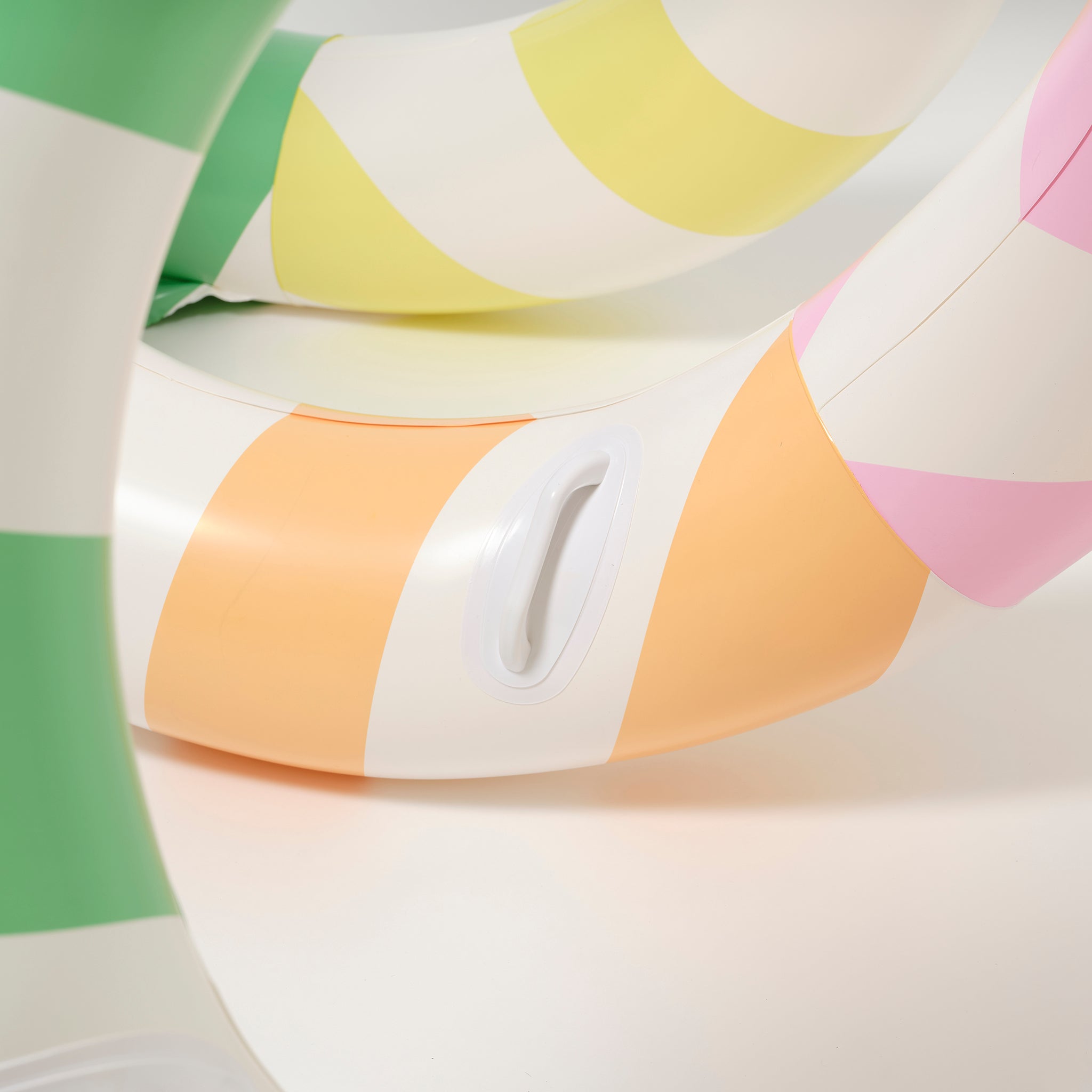 Sunnylife - Огромный надувной бассейн-змея и матрас для развлечений