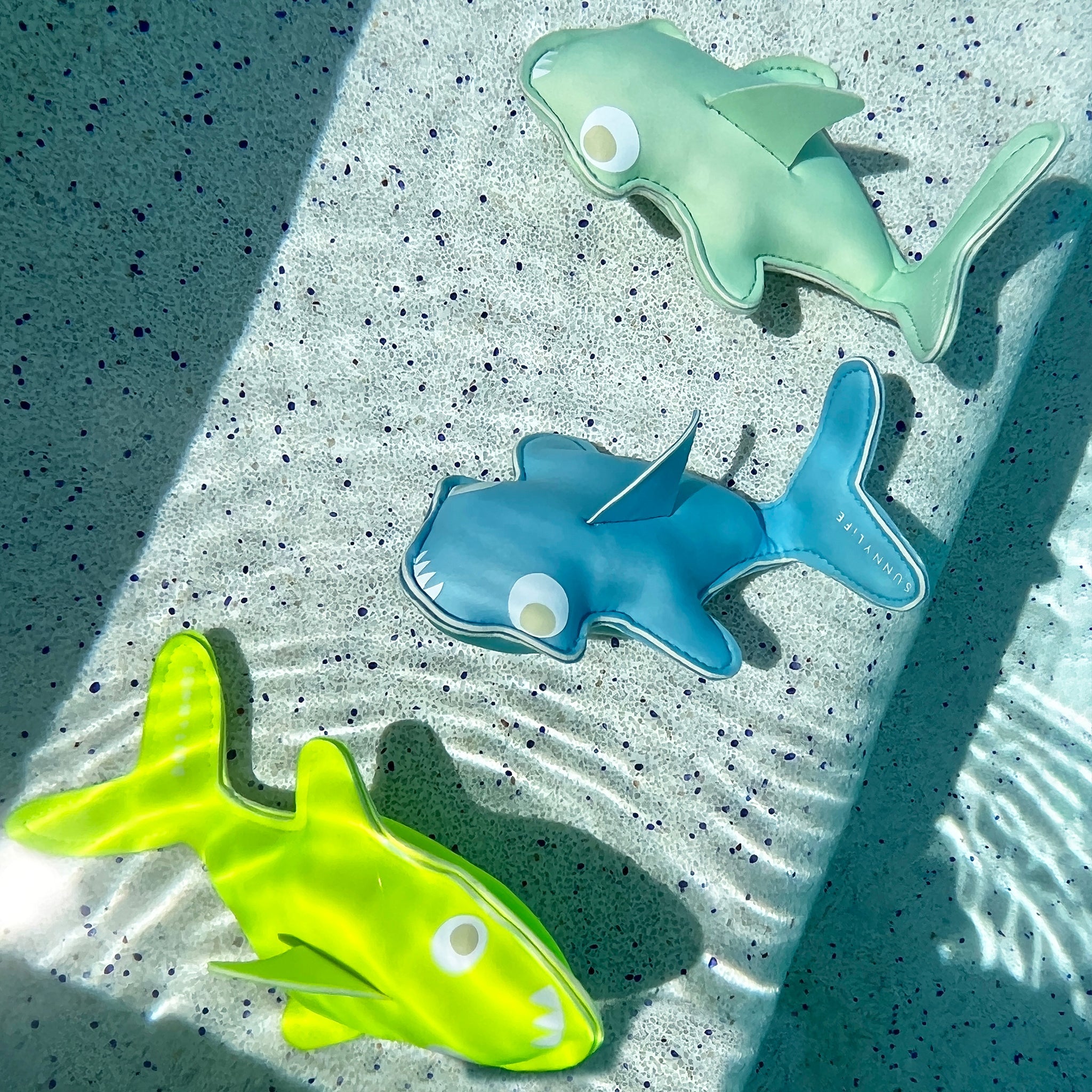Sunnylife - Salty the Shark Морские и бассейновые игрушки для дайвинга