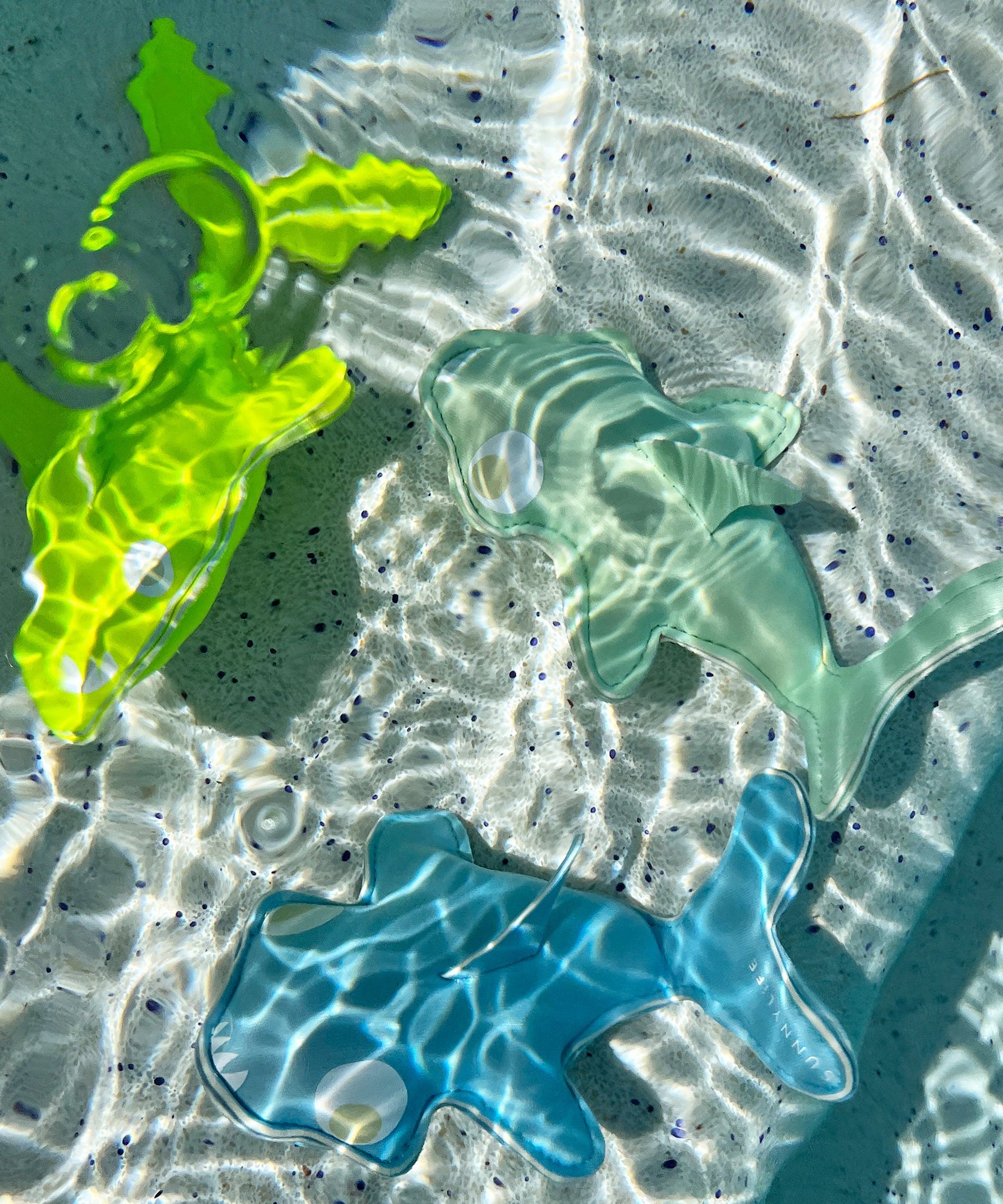 Sunnylife - Salty the Shark Морские и бассейновые игрушки для дайвинга