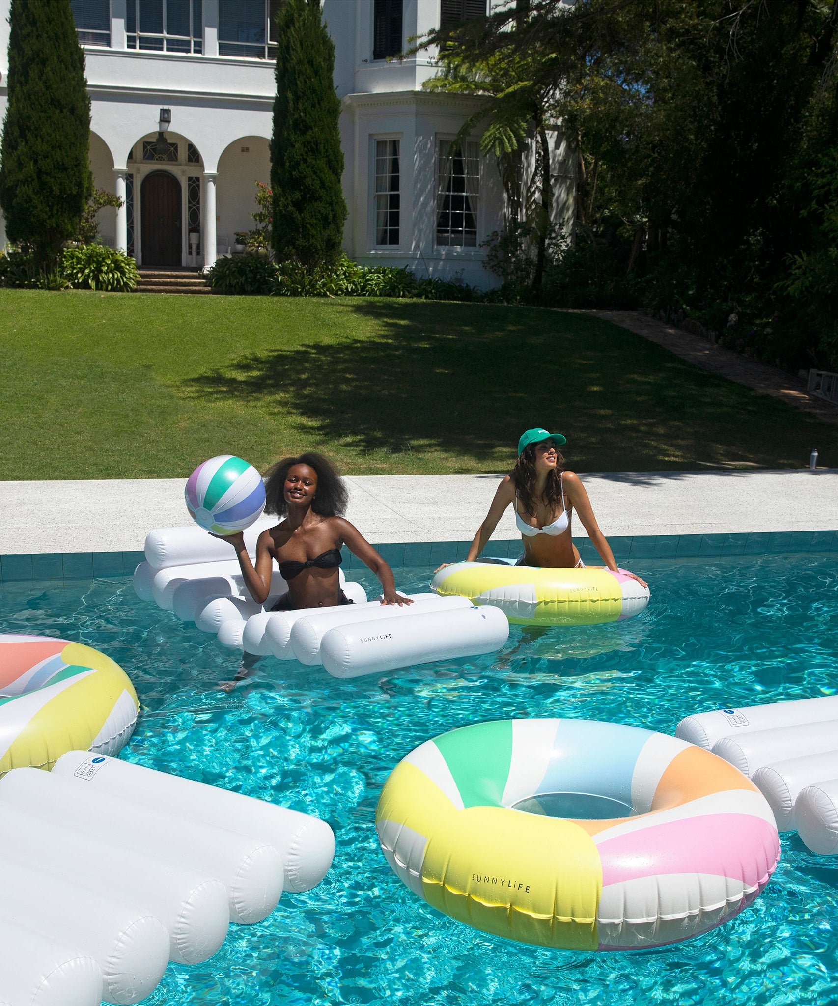 Sunnylife - Надувной пляжный мяч