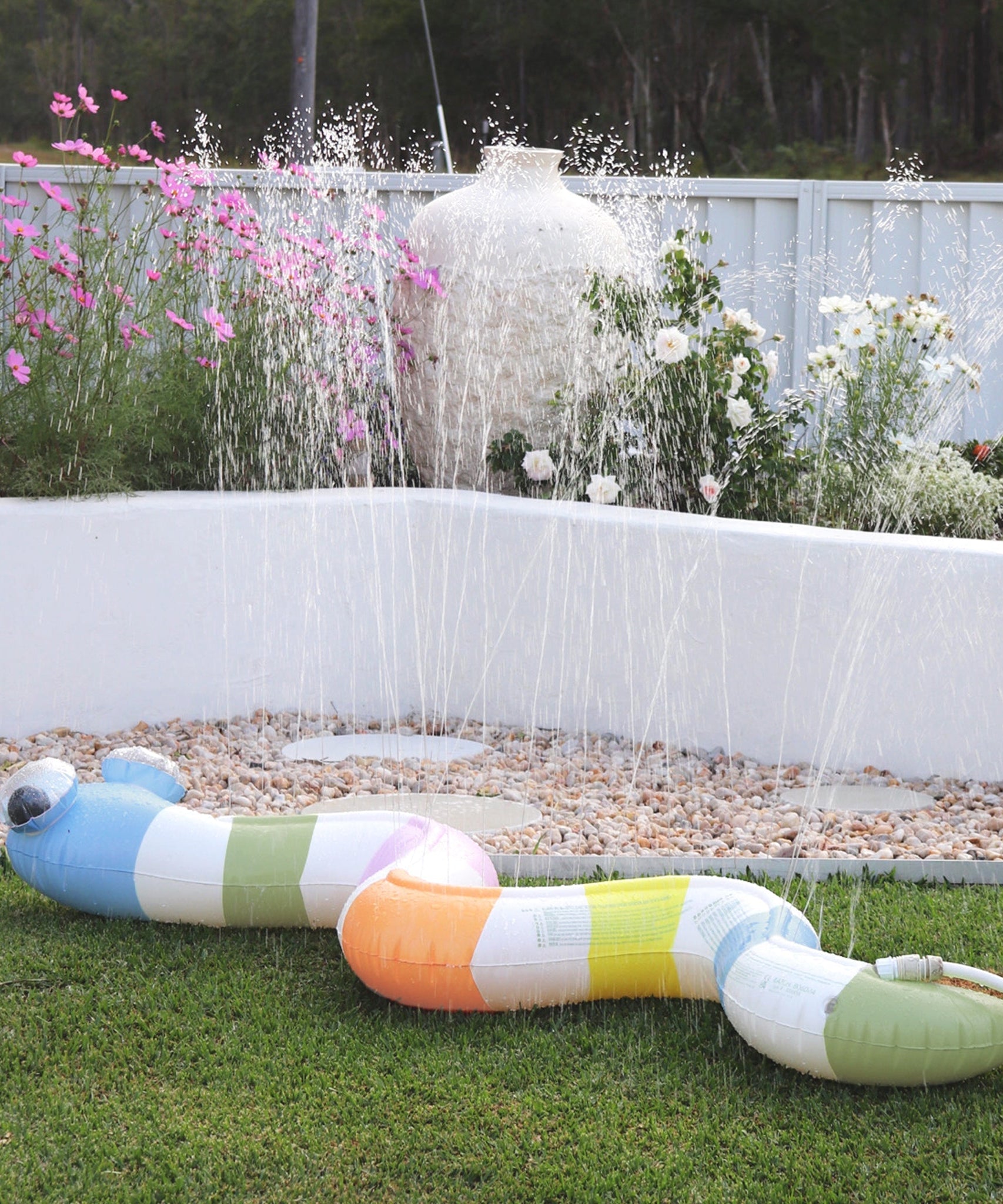 Sunnylife - Дикий многофункциональный надувной садовый игровой фонтан